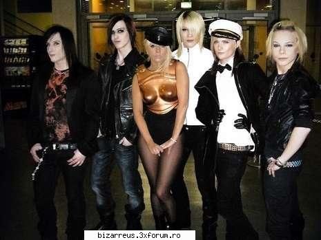 Cb j Lady GaGa - CB ;x shi Lady GaGa au fost in turneu shi Cb - ●๋�Cinema Bizarre●๋�
