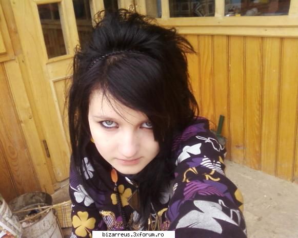 Little Rozzy...[Crazzy Emo Kid] - Dintziiiiiii Poze nooooi - ●๋�Pictures With Us●๋�