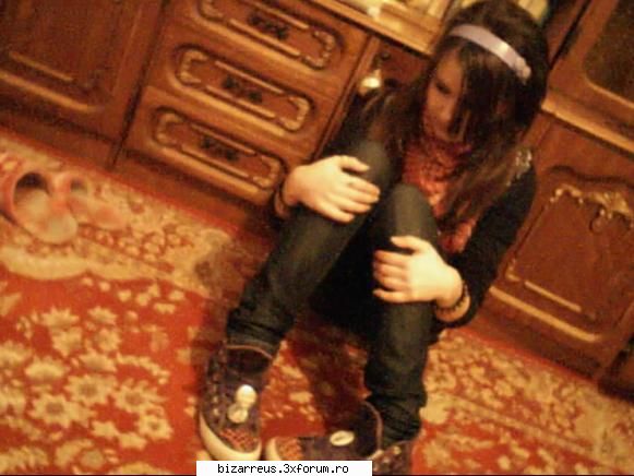 Little Rozzy...[Crazzy Emo Kid] - Gata ki criza si nam bani - ●๋�Pictures With Us●๋�