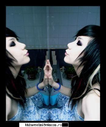 Sar Benett - ~emo_girl~ - ●๋�Emo●๋�